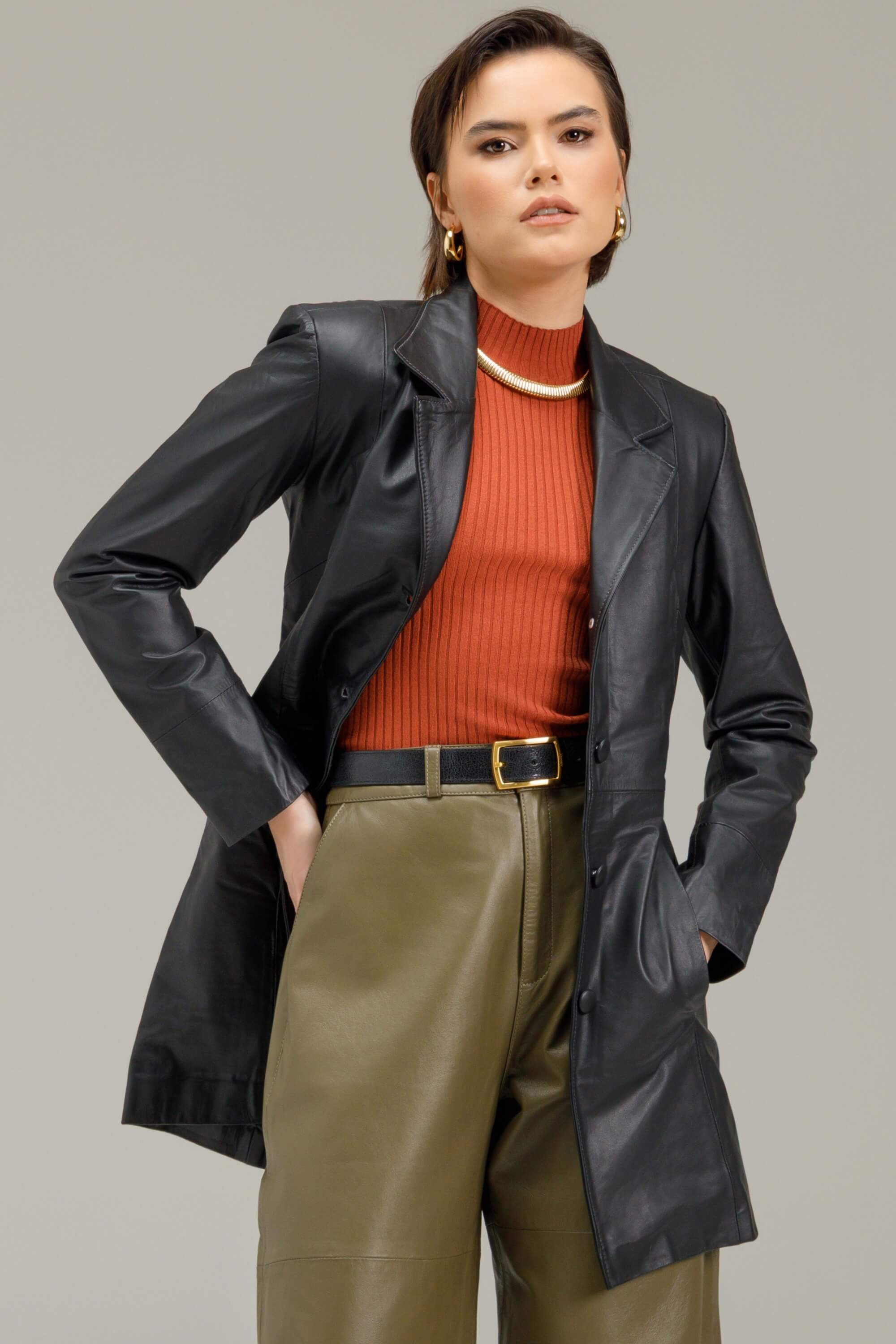 Casaco de Couro Preto Aurora Elegância Atemporal JVL