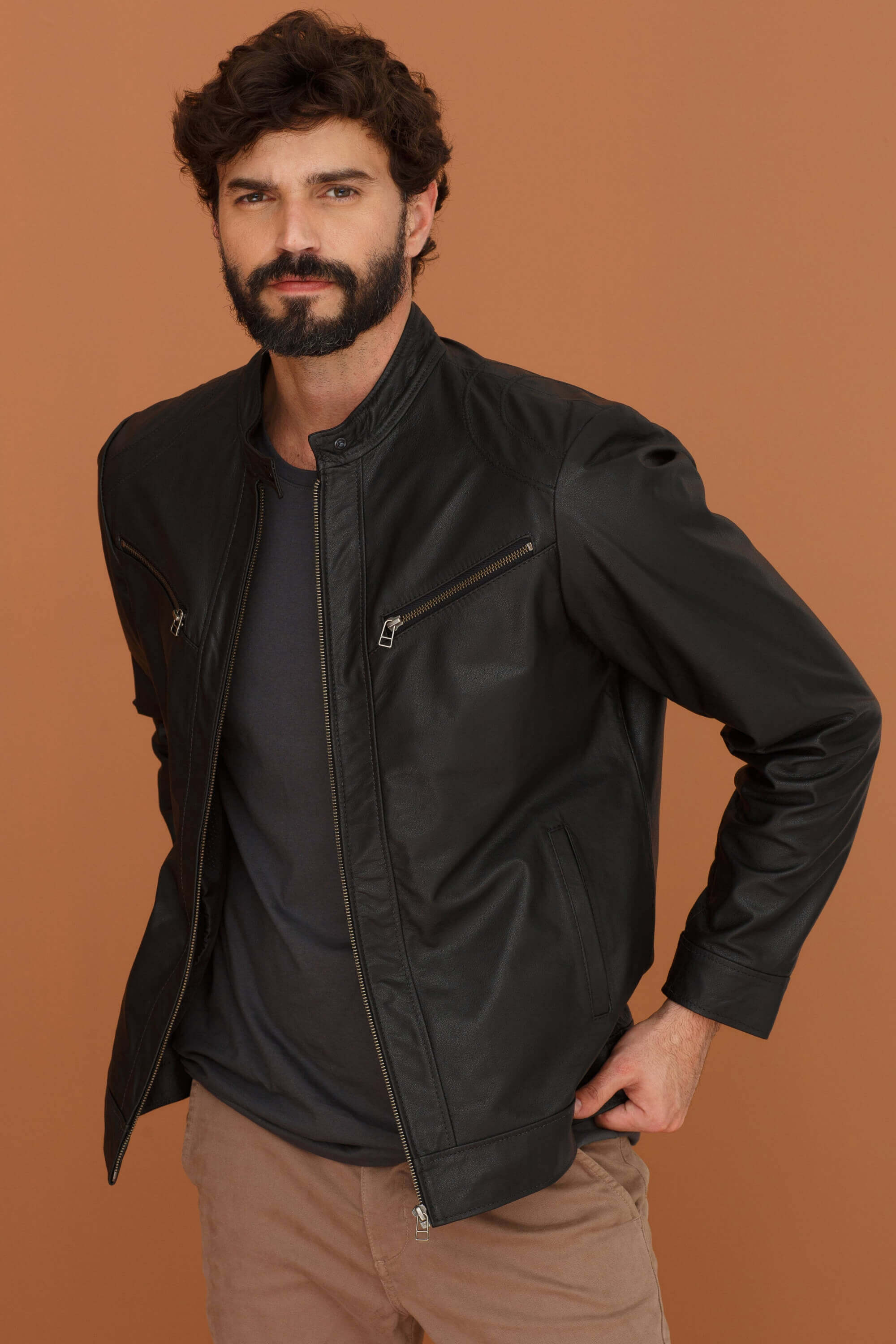 jaqueta-de-couro-preta-leo-358-94