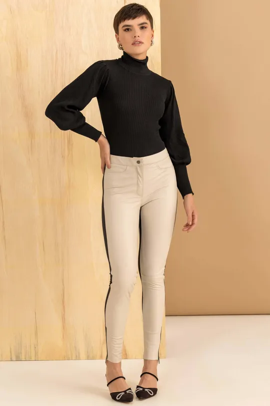 Calça de Couro Pelica Gelo