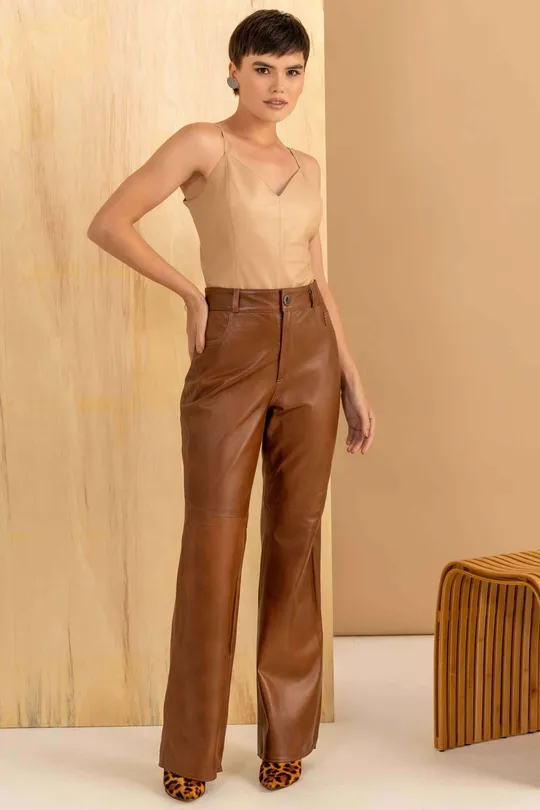 Blusa com Alça em Couro Pelica Creme