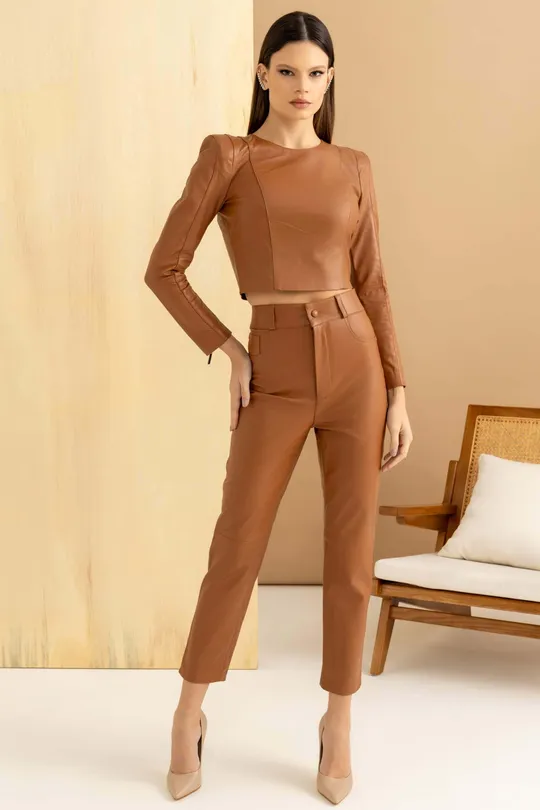 Calça Capri em Couro Pelica Havana