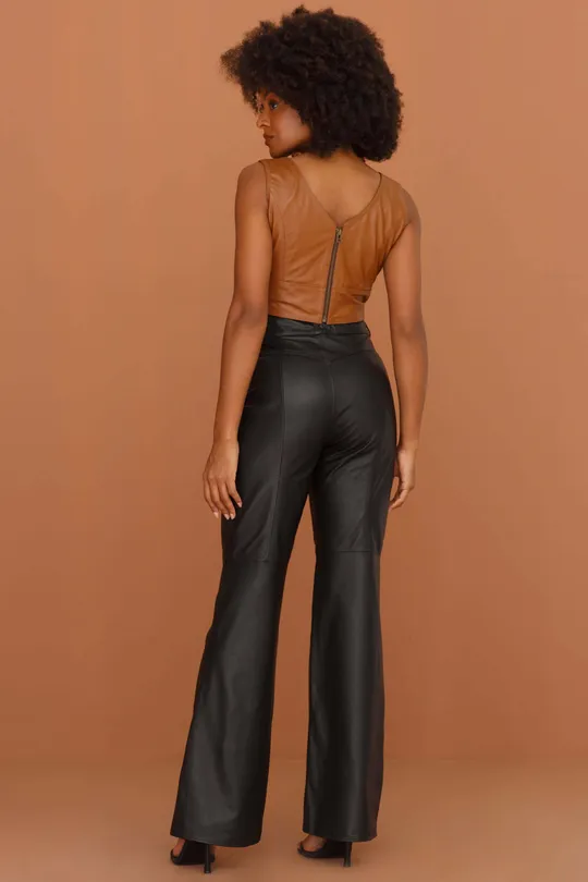 Calça Flare em Couro Preta