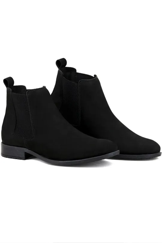 Bota Chelsea de Couro Preta