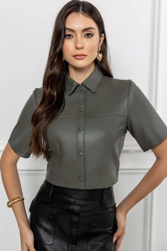 Camisa Cropped  em Couro Pelica Charcoal