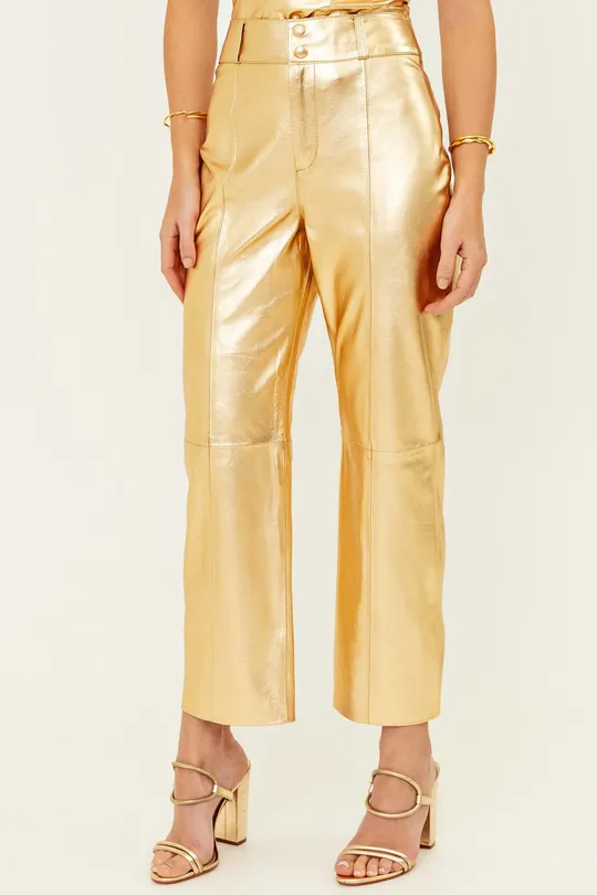 Calça Cris em Couro Pelica Dourado Calça Cris em Couro Pelica Dourado