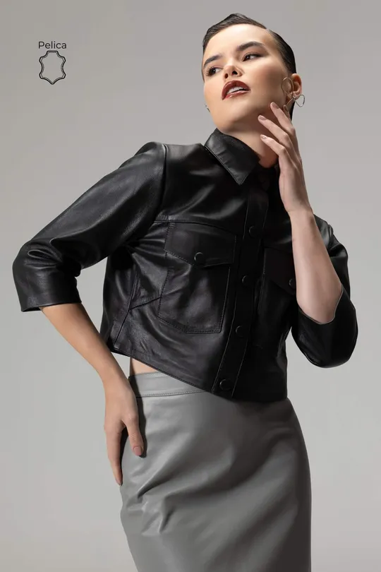Camisa Cropped Ari em Couro Pelica Preta