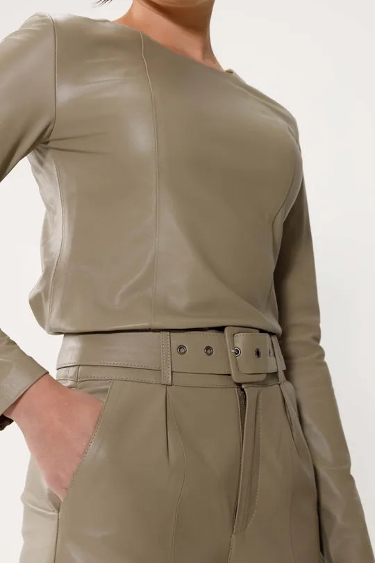 Calça Joane  de Couro Pelica Sálvia