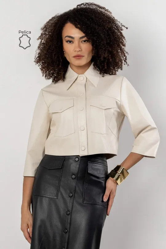 Camisa Cropped Ari em Couro Pelica Off White