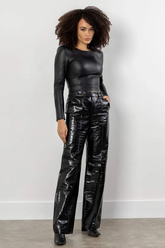 Blusa em Couro Pelica Preta