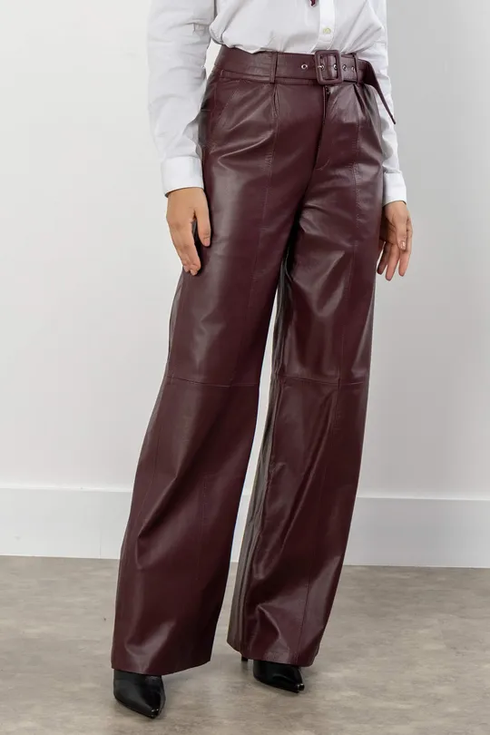 Calça Joane  de Couro Pelica Burgundy