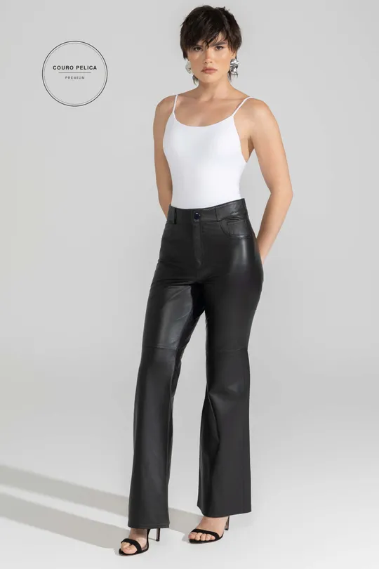 Calça Flare em Couro Pelica Preta