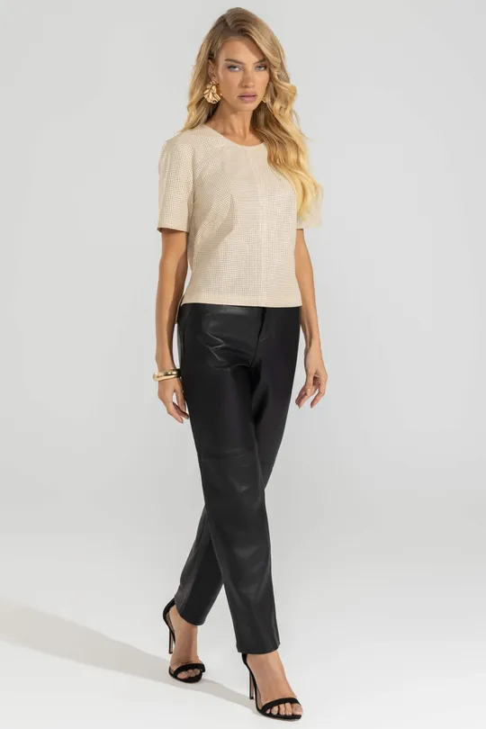 T-Shirt Perfurada Doja Pelica Off White T-Shirt Perfurada Doja Pelica Off White