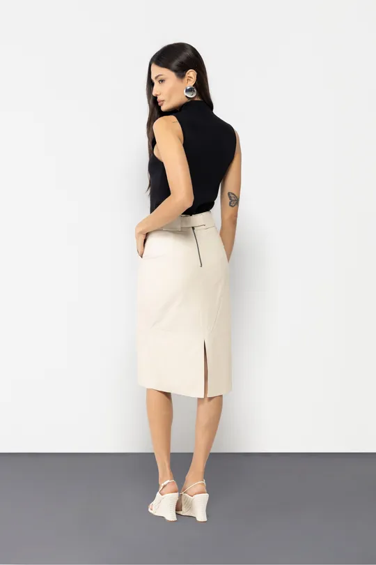 Saia Lápis Com Fivela em Couro Pelica Off White Saia Lápis Com Fivela em Couro Pelica Off White