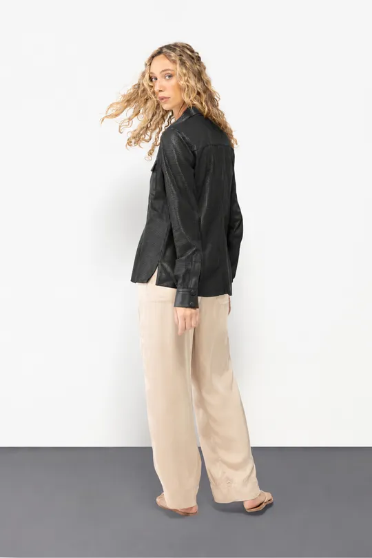 Camisa Julia de Couro Pelica Preta Camisa Julia de Couro Pelica Preta