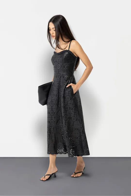 Vestido Roslyn em Renda com Decote em Tranças Pelica Preta Vestido Roslyn em Renda com Decote em Tranças Pelica Preta