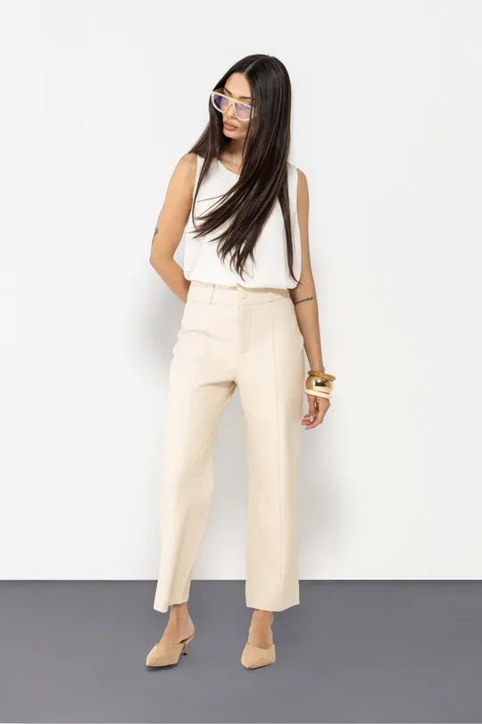 Calça Cris em Couro Pelica Off White Calça Cris em Couro Pelica Off White