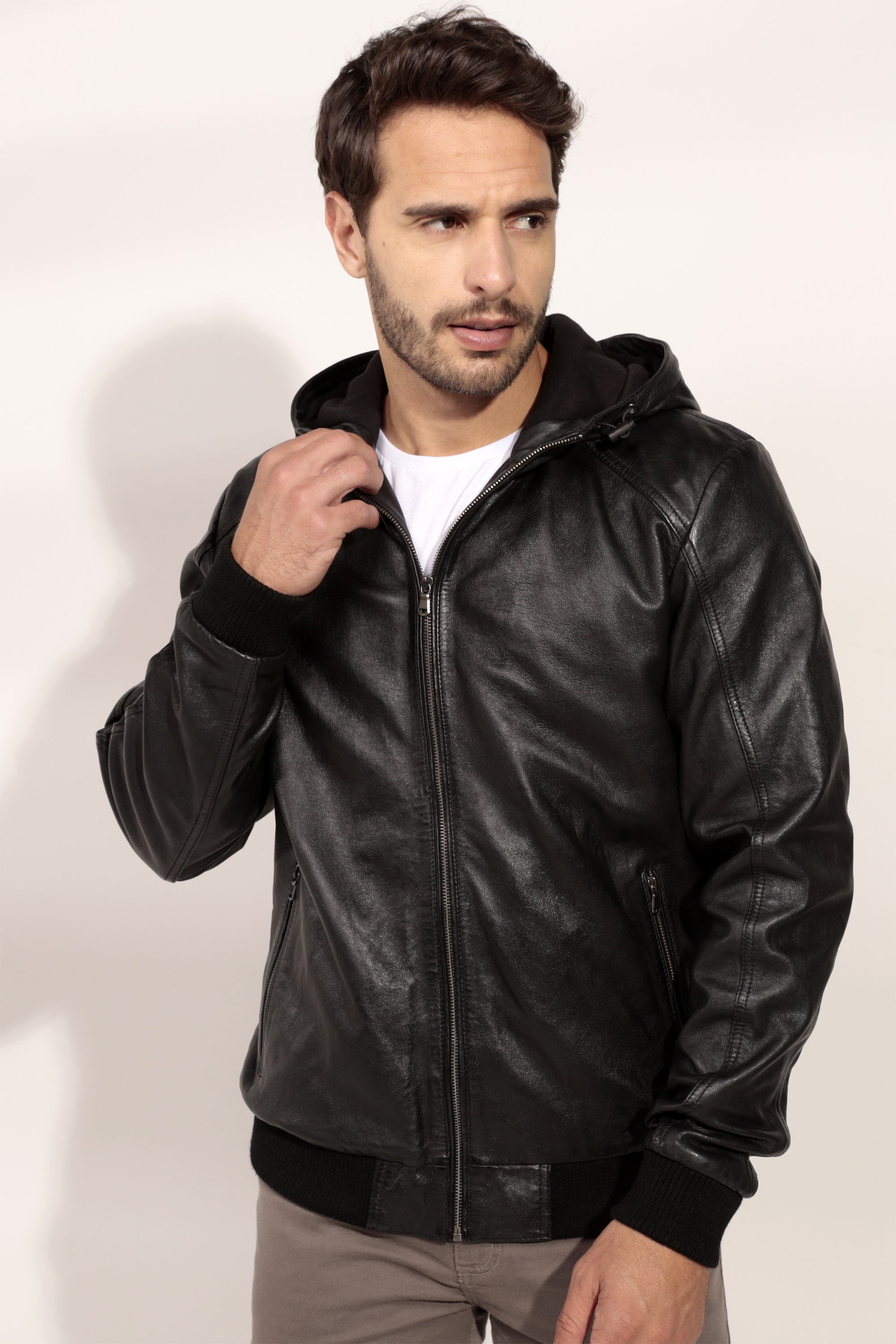 Javali Couros | Jaqueta de Couro com Capuz Europe Premium Preta